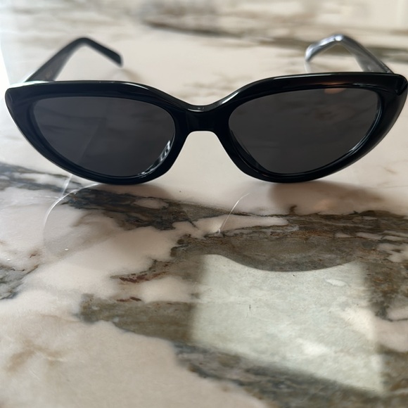 Brand new in box Celine sunglasses CL40220U 01A - Picture 9 of 9